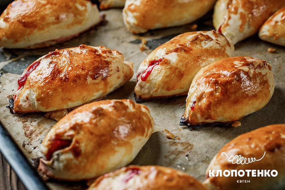 Пиріжки з вишнею