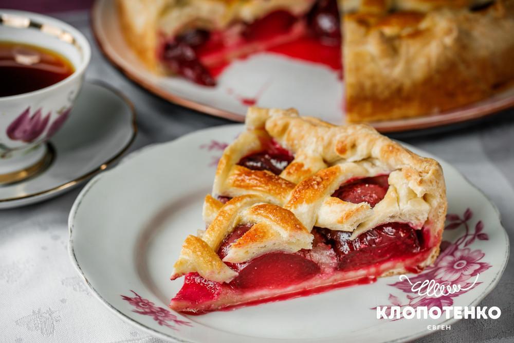 Пиріг зі сливами