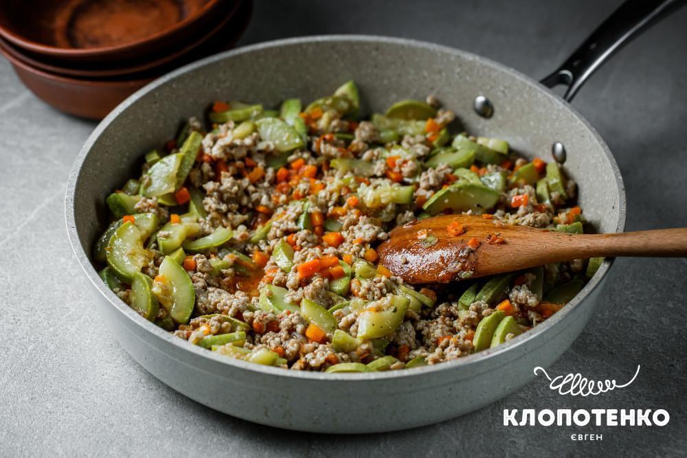 Смажені кабачки з фаршем