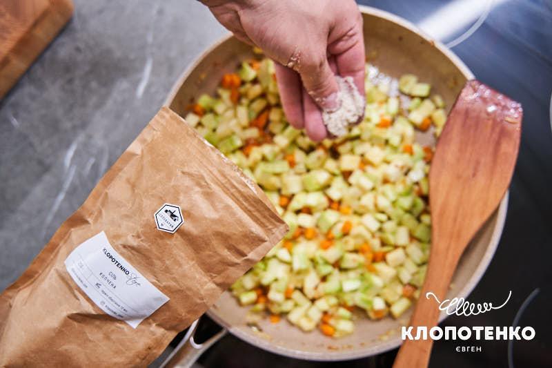 тушковані кабачки