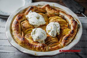 випічка з яблуками