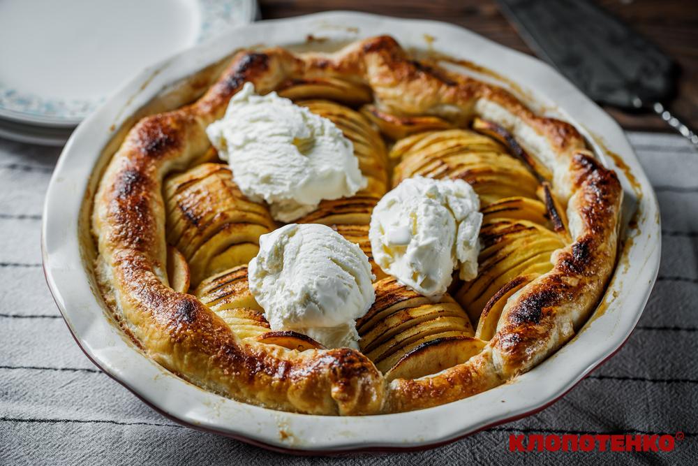 випічка з яблуками