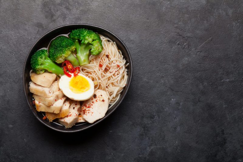 Чому не варто додавати м'ясо в киплячу воду