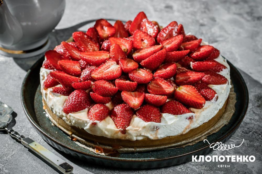 Тарт з полуницею