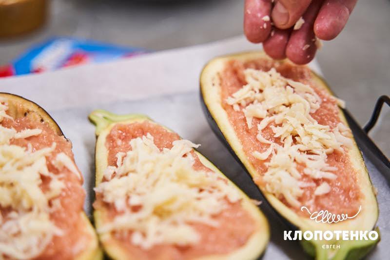 Притрусіть сиром