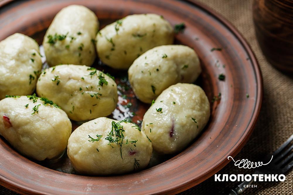 Картопляні кнедлики рецепт зі сливами