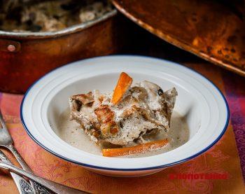 Кролик в сметані за рецептом Євгена Клопотенка