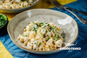 Салат з курки і ананаса