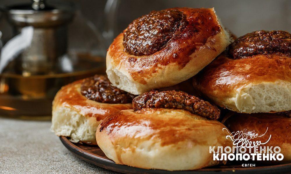 ватрушки з горіхами та згущеним молоком