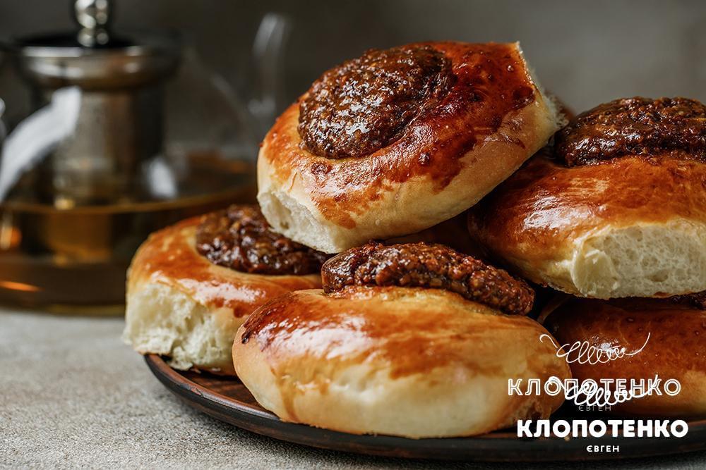 ватрушки з горіхами та згущеним молоком