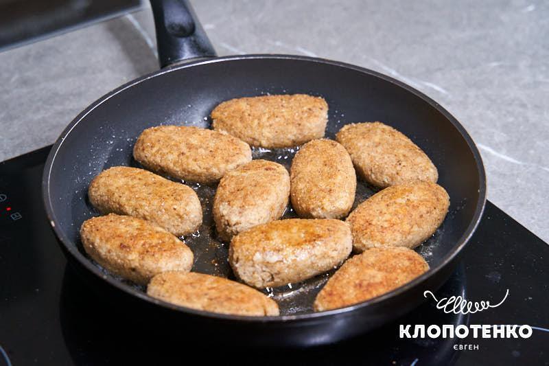 Обсмажте котлети