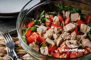 салат мікс з тунцем