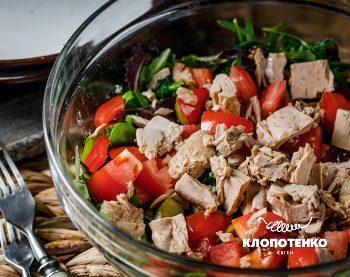 салат мікс з тунцем