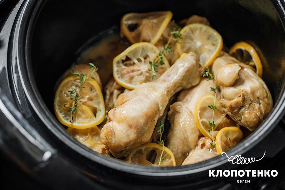 Курячі гомілки у мультиварці