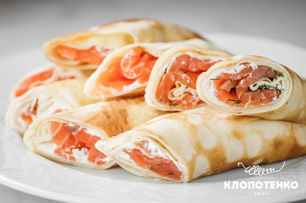 млинці з лососем та крем-сиром