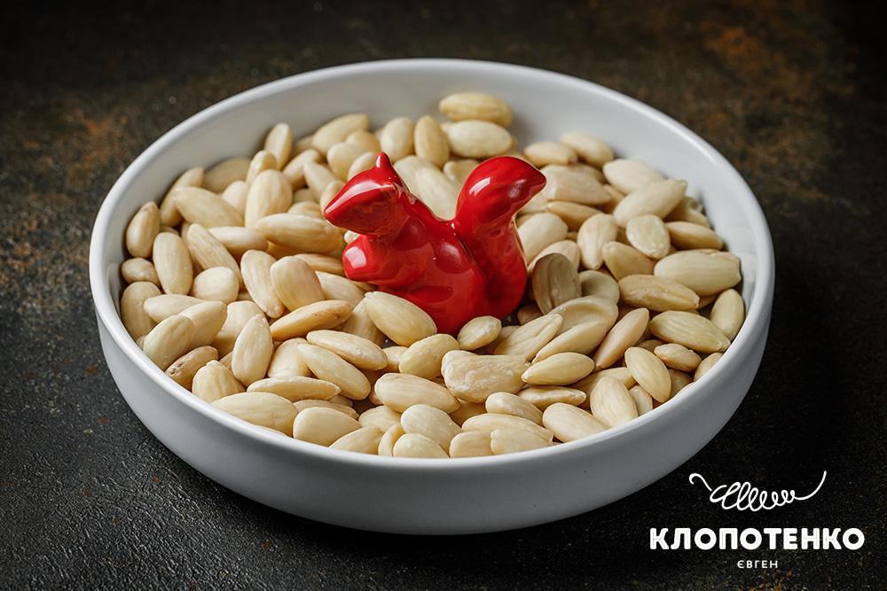 Як знизити вагу коштом мигдалю