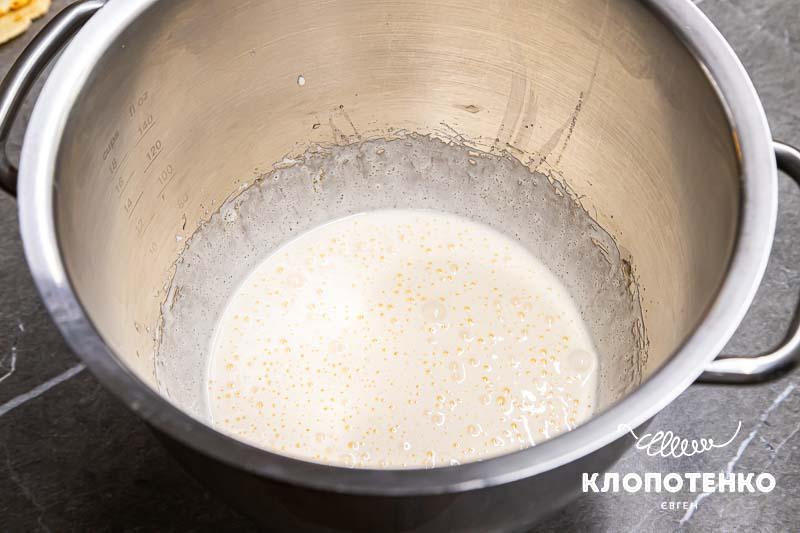 Збийте яйця з цукром