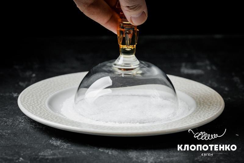 Змастіть келихи сіллю