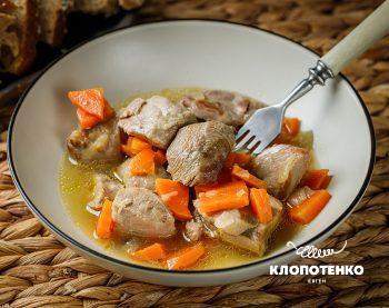 тушкована індичка в мультиварці