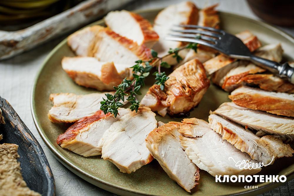 запечене філе індички в мультиварці