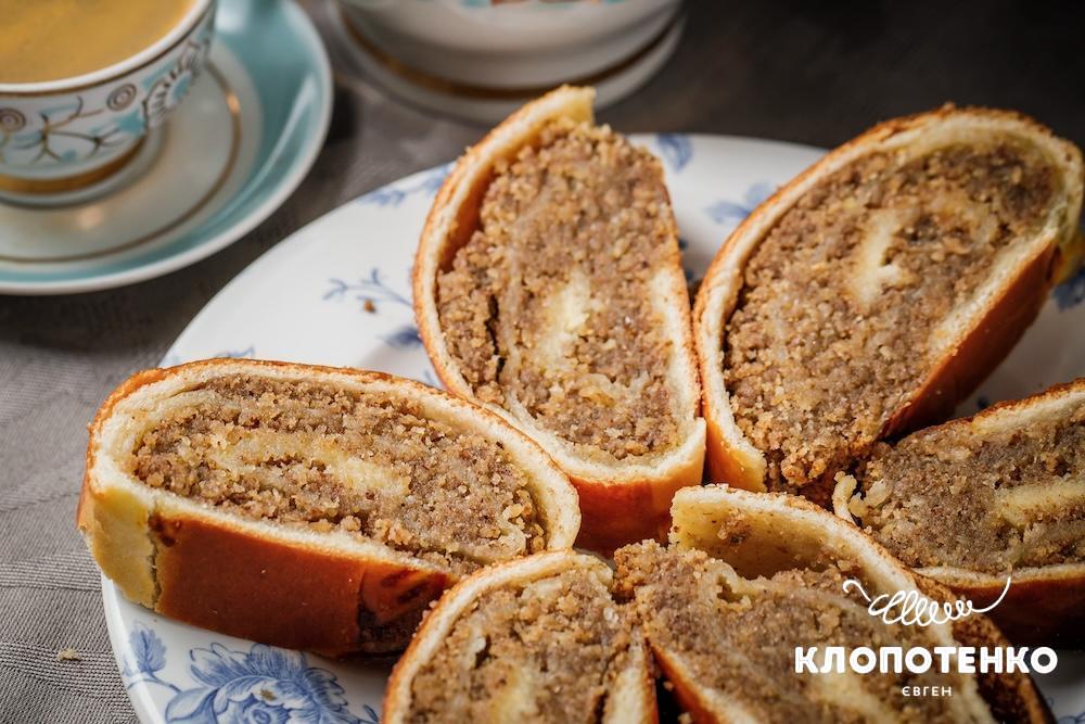 Дріжджовий рулет баник