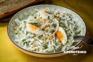 салат з пекінської капусти та кукурудзи