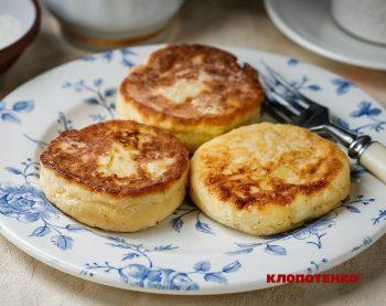 Сирники з яблуками та корицею