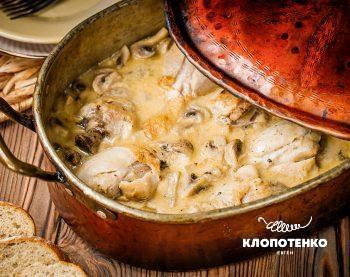 Гомілки, тушковані з печериціями