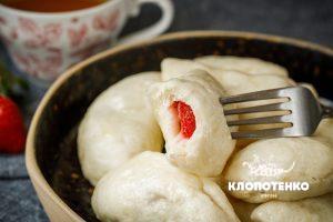 вареники з полуницею