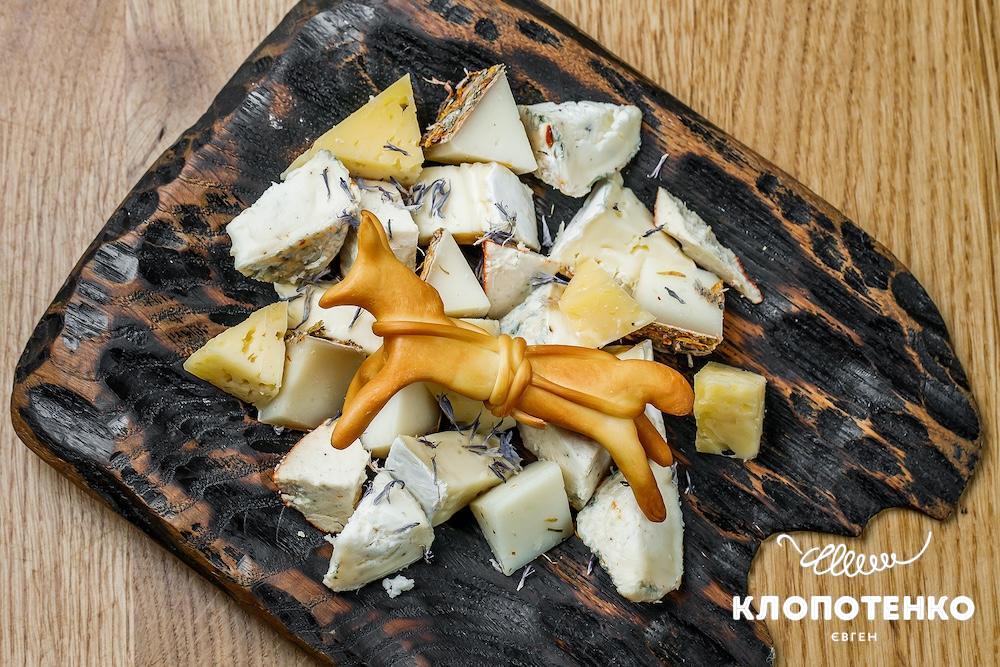 Сирний коник