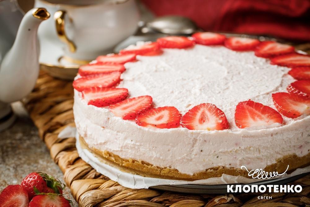 чизкейк з полуницею без випічки