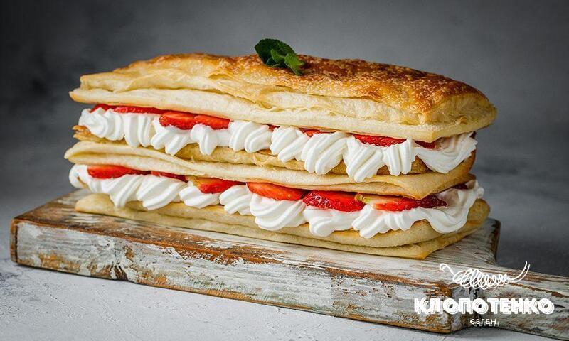 Мілфей з полуницею