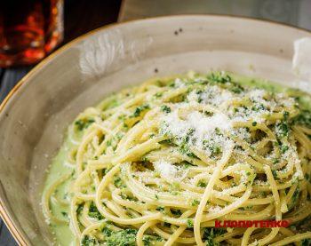 Паста зі шпинатом і вершками
