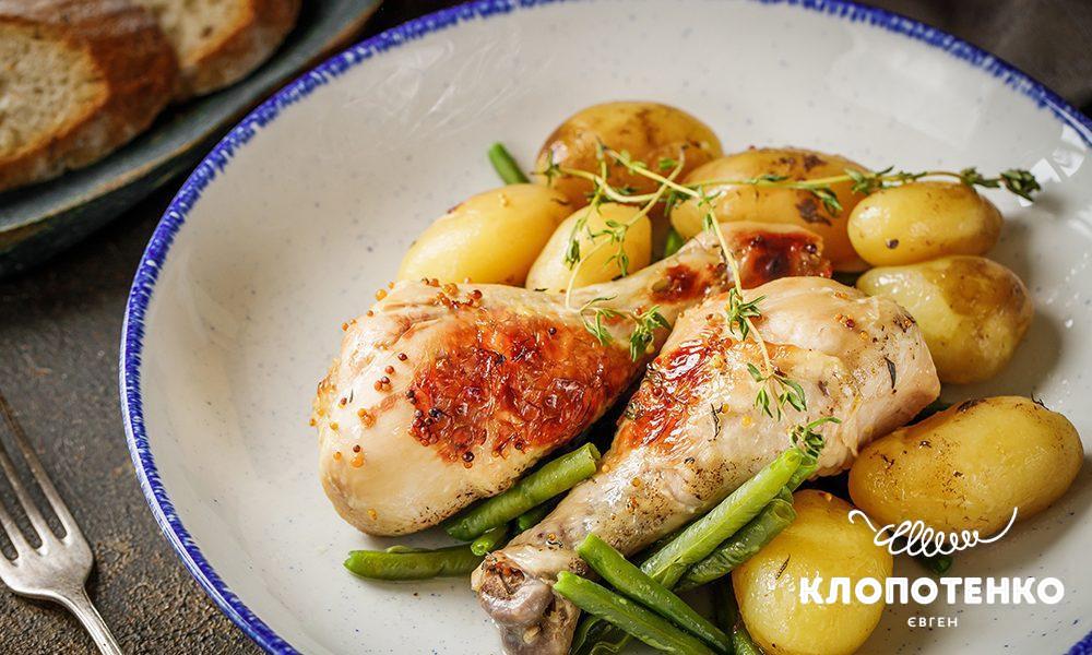 Як приготувати курячі гомілки з картоплею в духовці