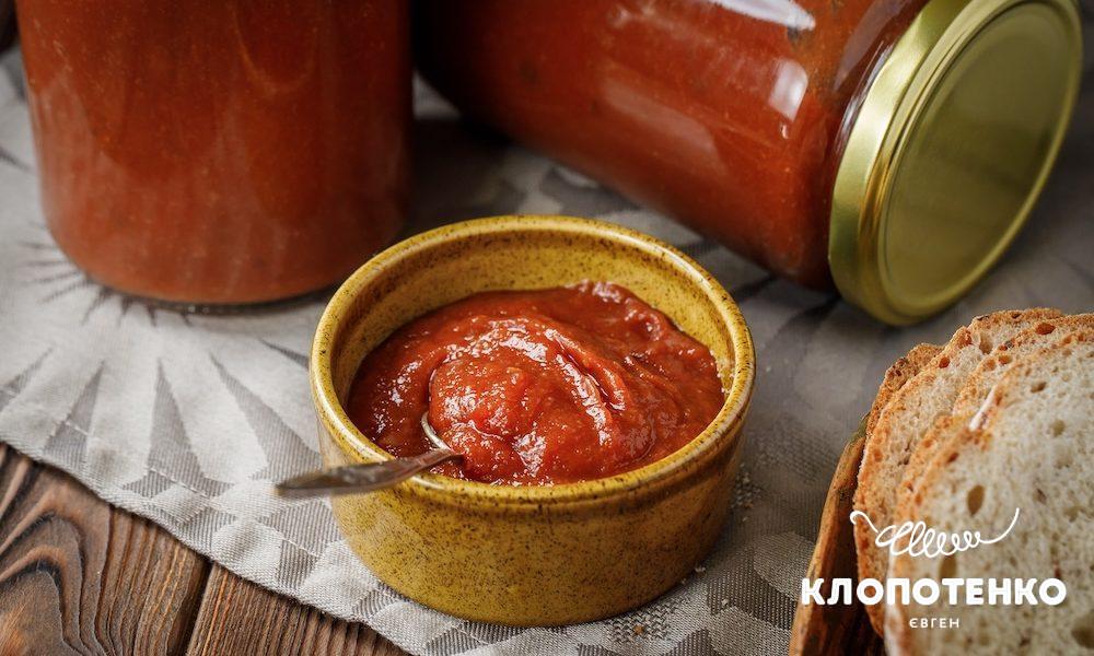 Консервація кабачків: кетчуп на зиму