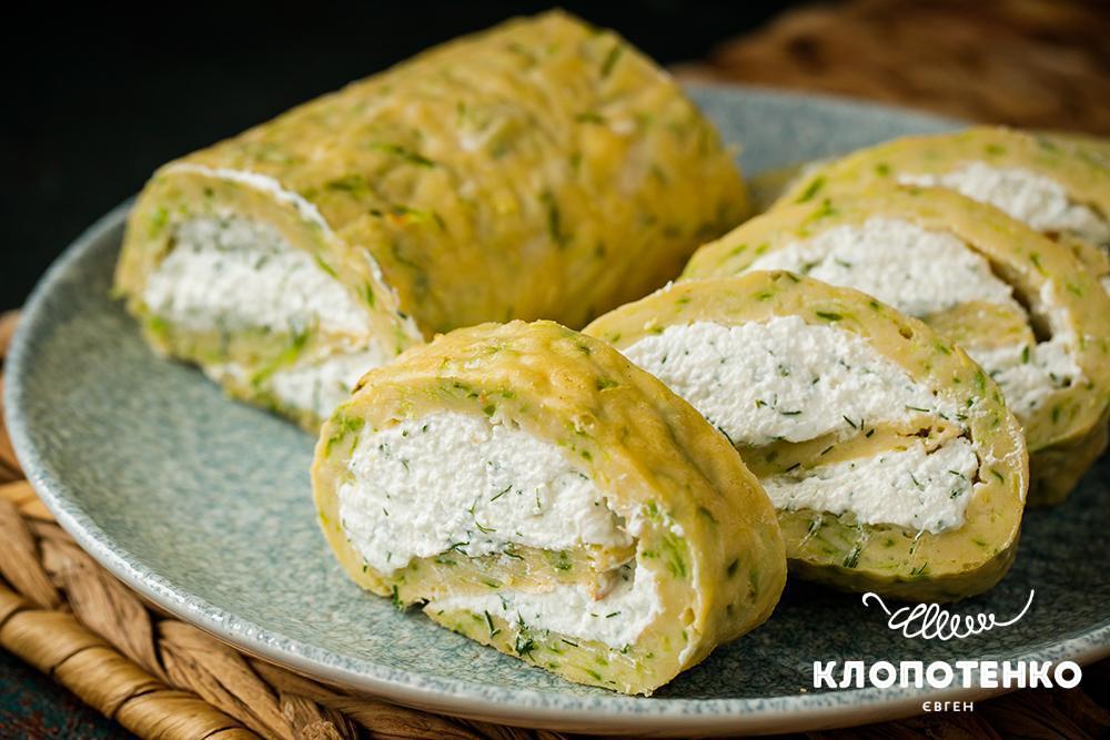 Рулет з кабачками та сиром