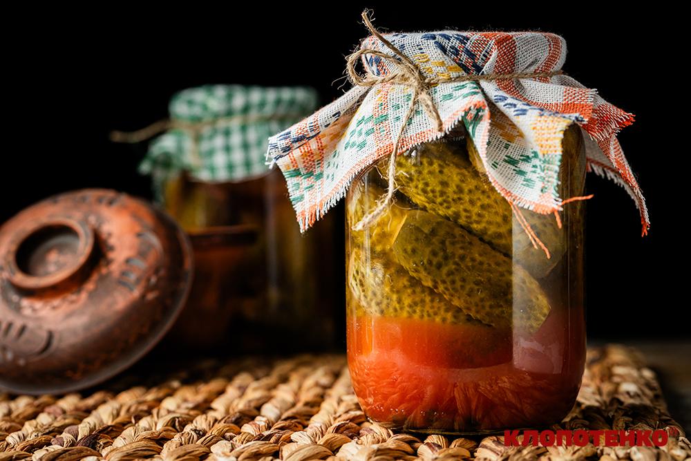 Огірки з кетчупом