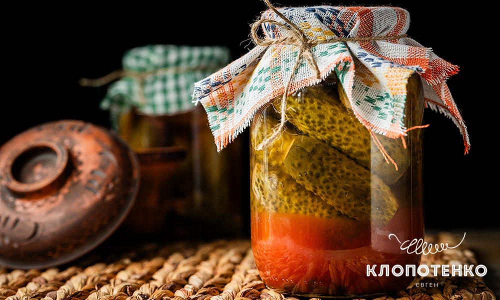 Огірки з кетчупом