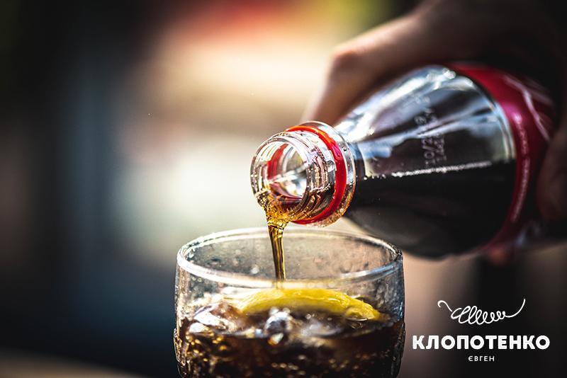 солодкий газований напій 