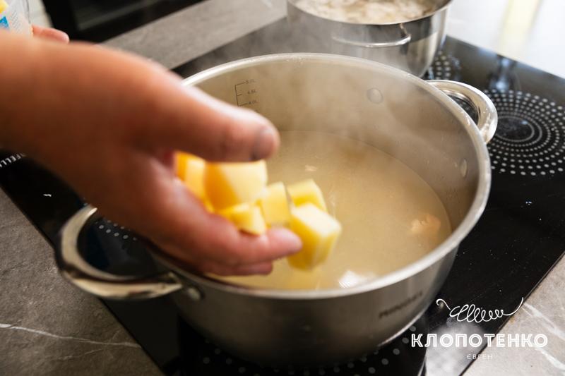 До супу додається картопля