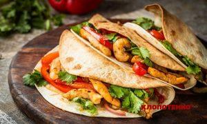 Фахітос з куркою та овочами