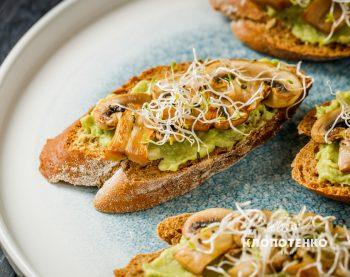 канапки з авокадо