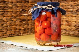 Мариновані помідори чері