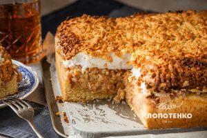 Пляцок з яблуками