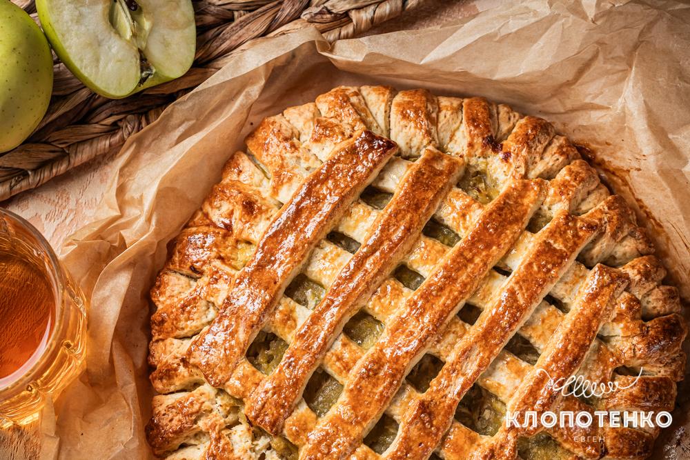 Яблучний пісочний пиріг