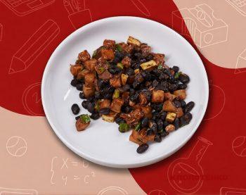 Тушкована квасоля в томатному соусі