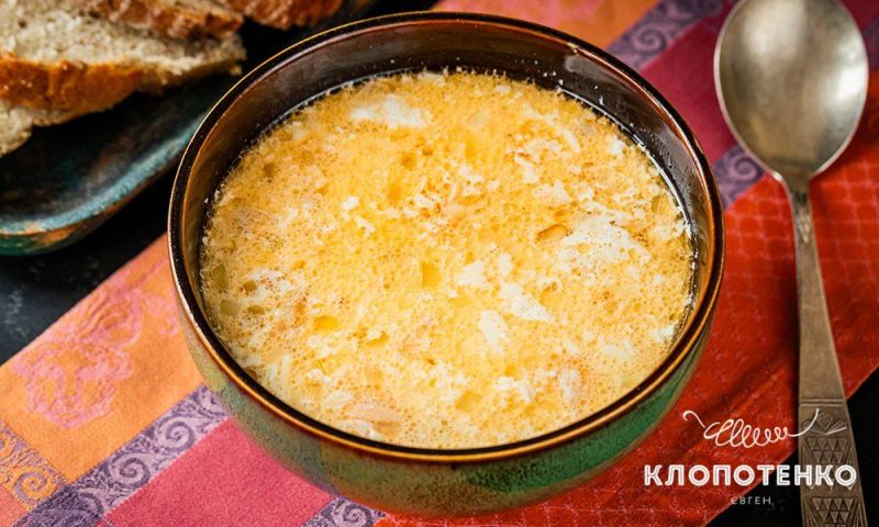 Вершковий суп з лососем