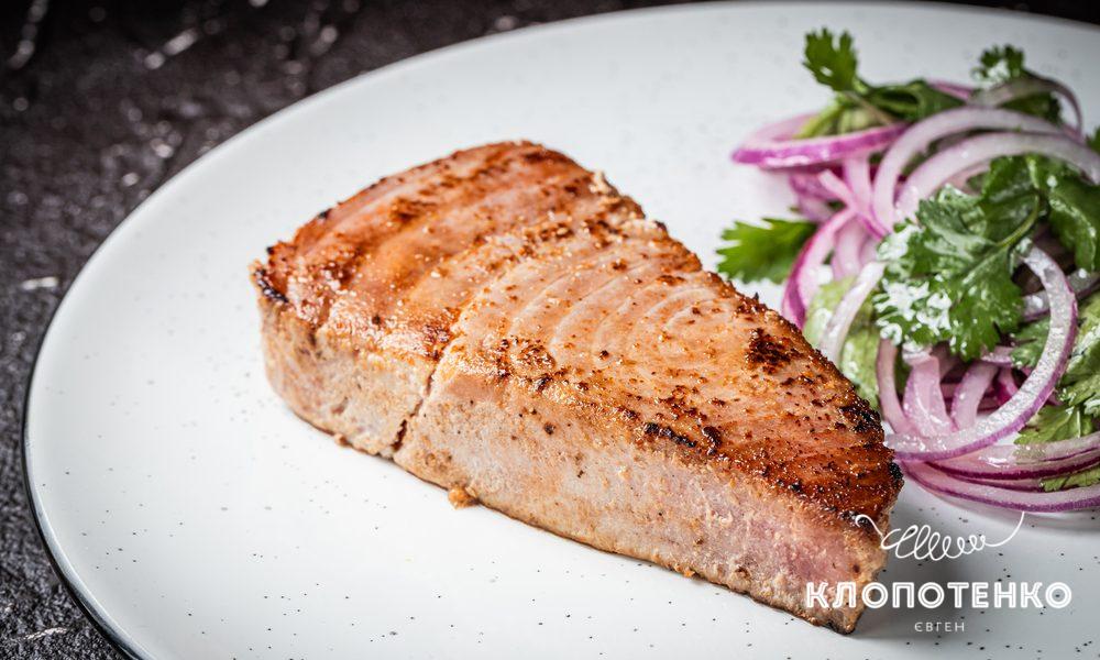 Стейк з тунця