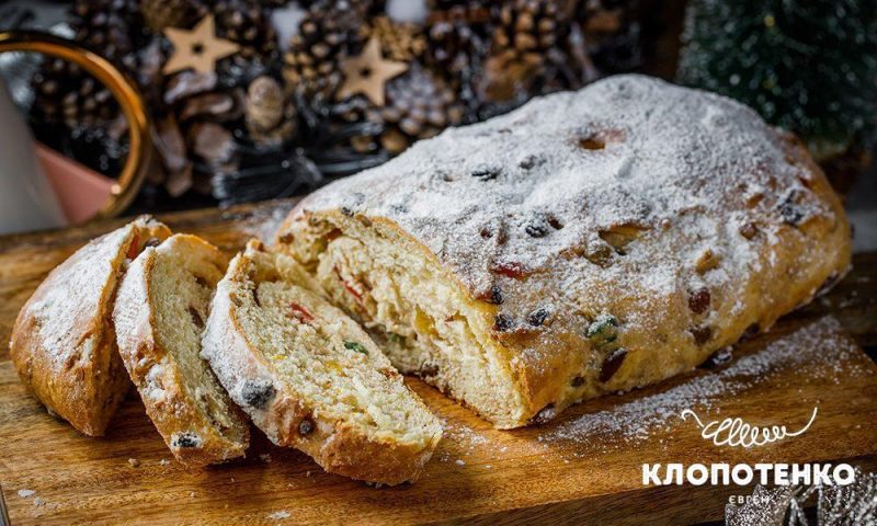 Класичний різдвяний штолен