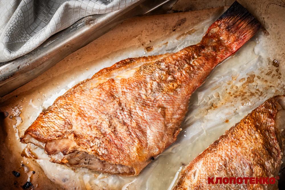 Морський окунь в духовці